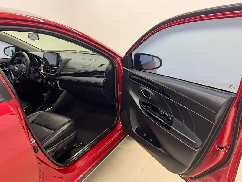 Toyota Yaris L — фото 13