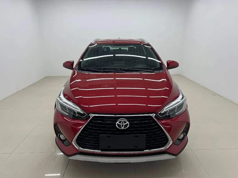 Toyota Yaris L — фото 2
