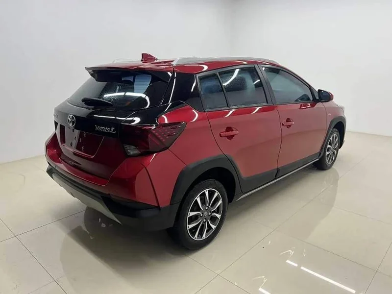 Toyota Yaris L — фото 4
