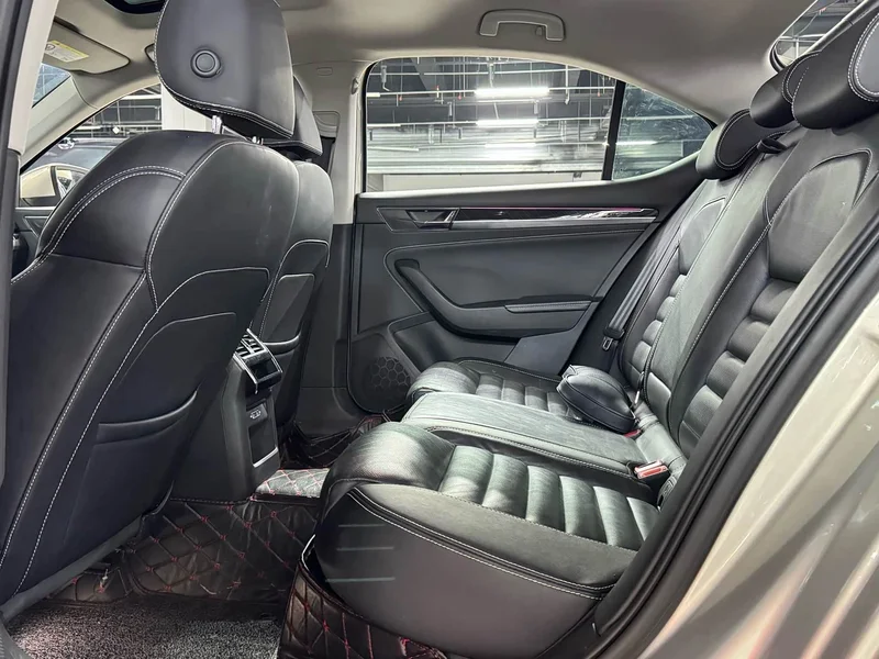 Skoda Superb — фото 15