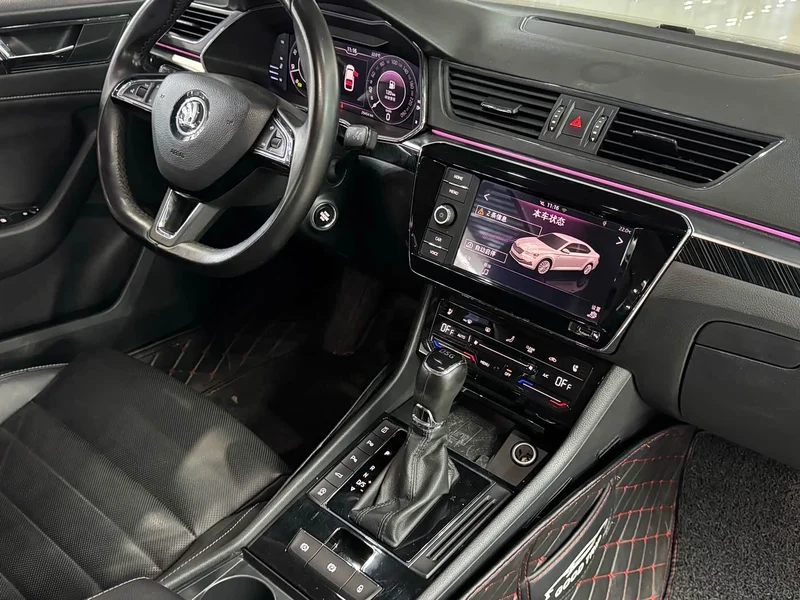 Skoda Superb — фото 18
