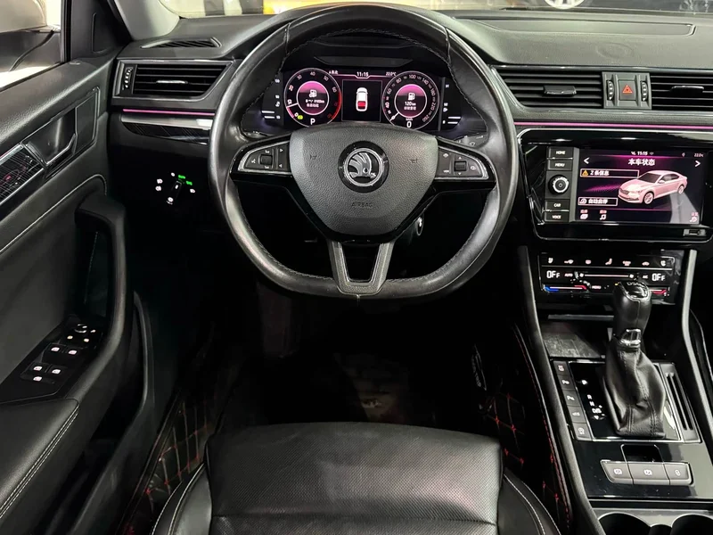 Skoda Superb — фото 10