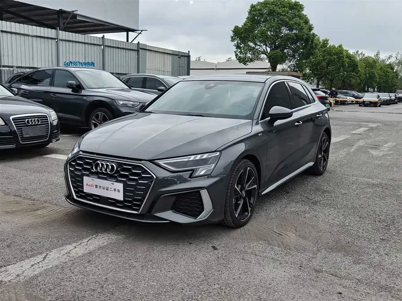 Audi A3 — фото 1