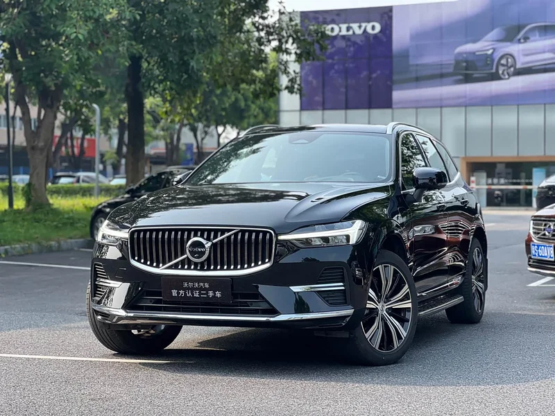 Volvo XC60 PHEV — фото 1