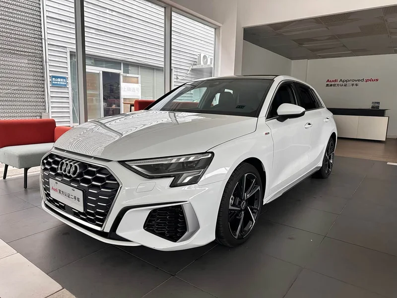 Audi A3 — фото 1