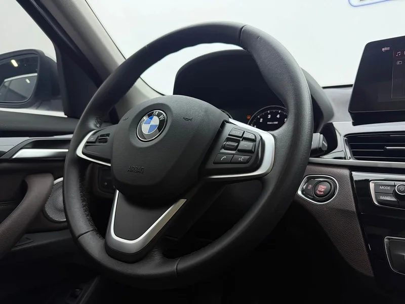 BMW X1 — фото 12