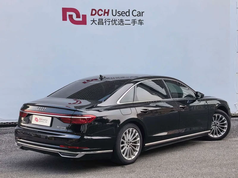 Audi A8 — фото 4