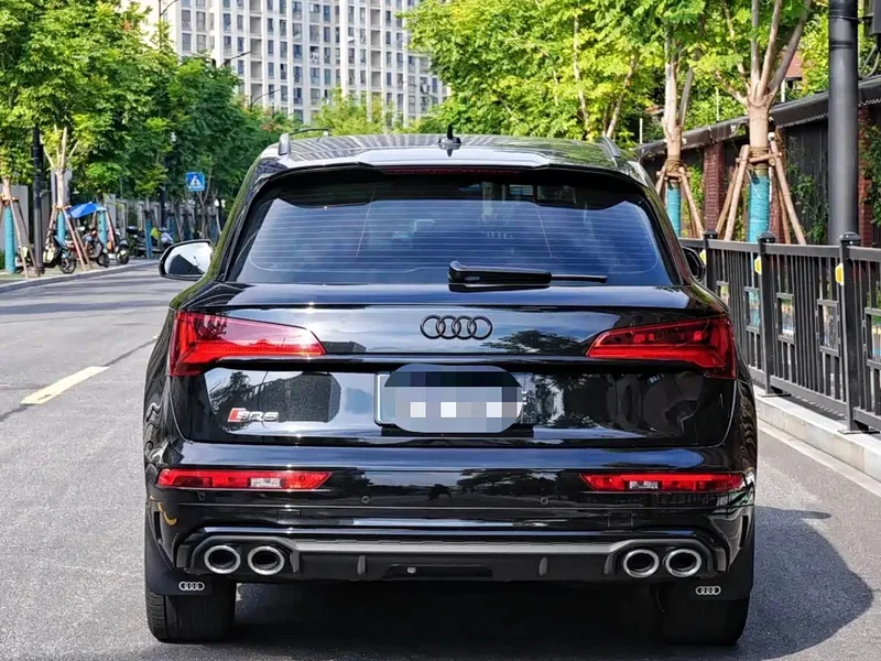 Audi SQ5 — фото 1