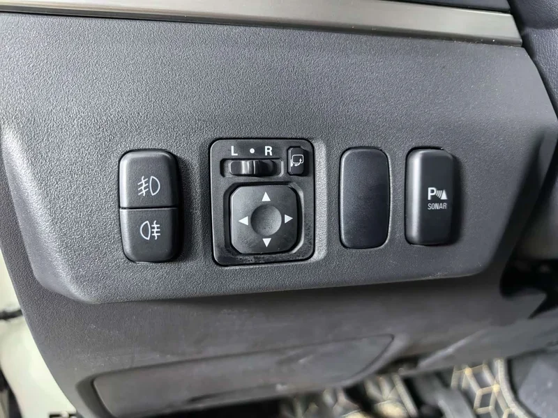 Mitsubishi Pajero (Imported) — фото 15