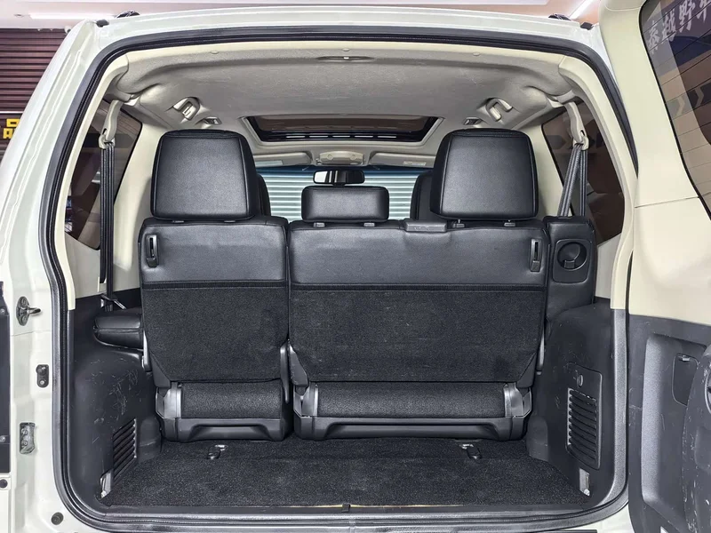 Mitsubishi Pajero (Imported) — фото 18