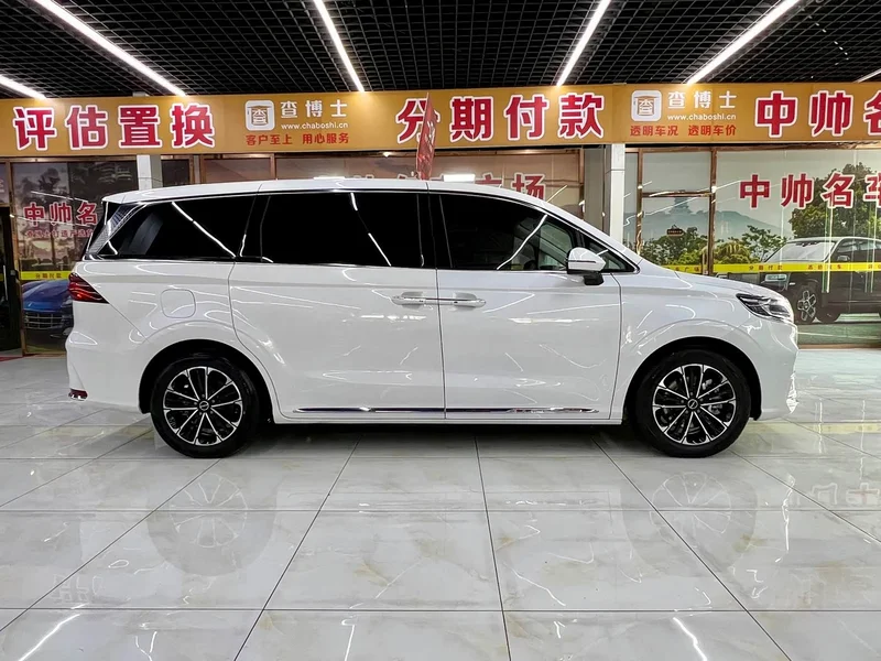 Roewe iMAX8 — фото 7