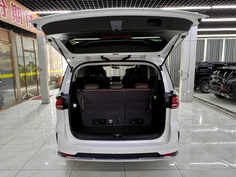 Roewe iMAX8 — фото 8