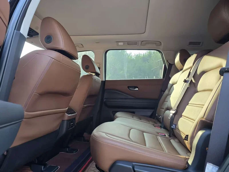 Nissan Pathfinder — фото 11