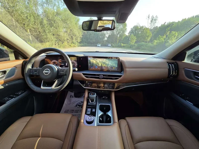 Nissan Pathfinder — фото 12
