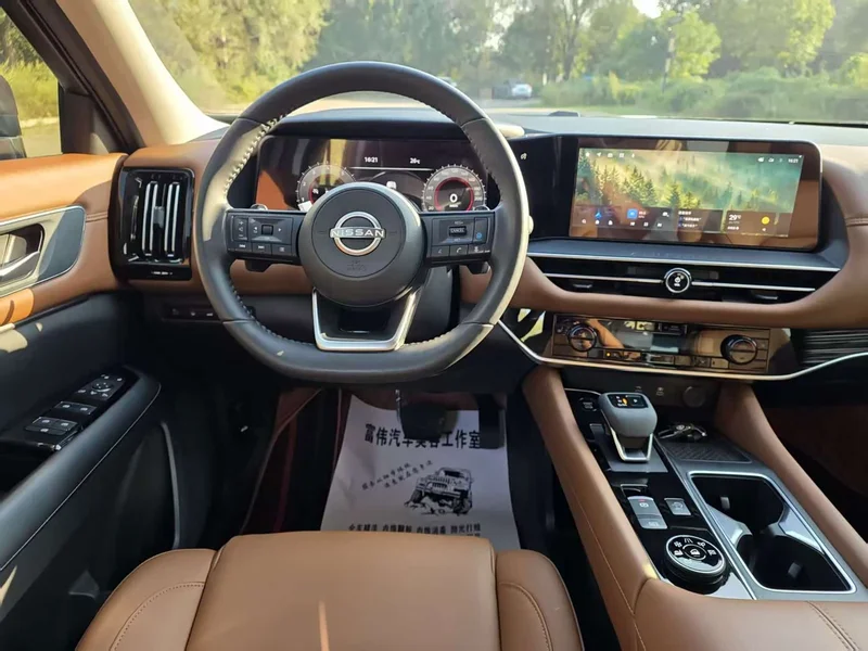 Nissan Pathfinder — фото 13