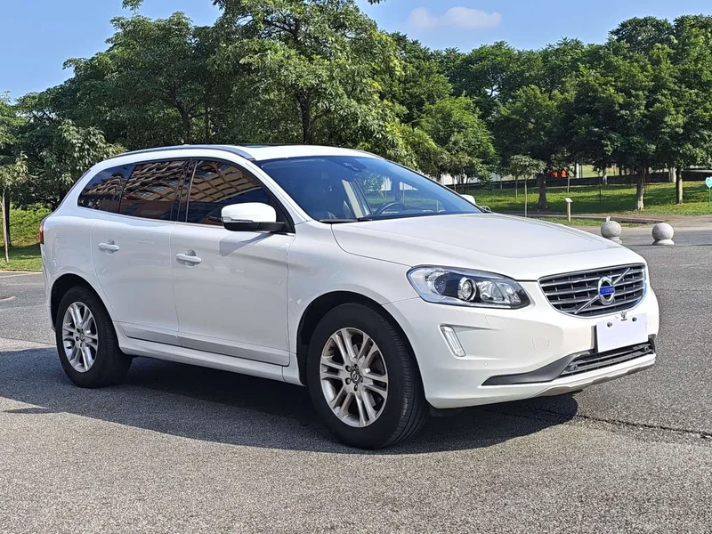 Volvo XC60 — фото 3