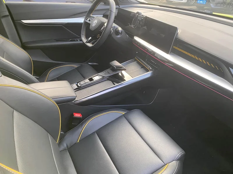 MG MG5 Scorpio — фото 15