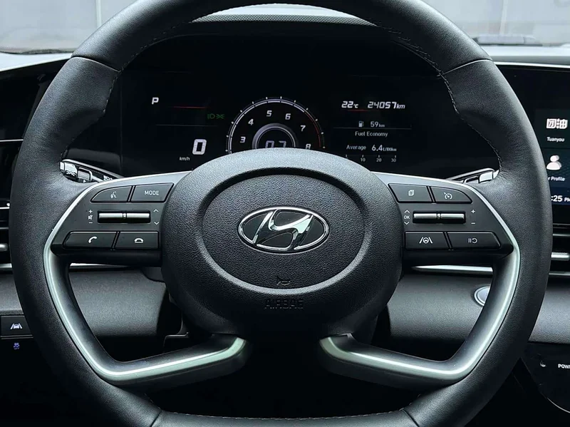 Hyundai Elantra — фото 12