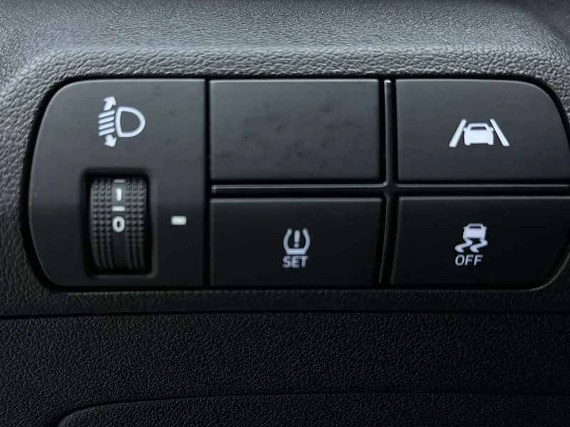 Hyundai Elantra — фото 18