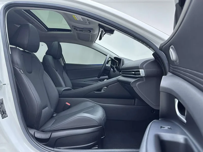 Hyundai Elantra — фото 8