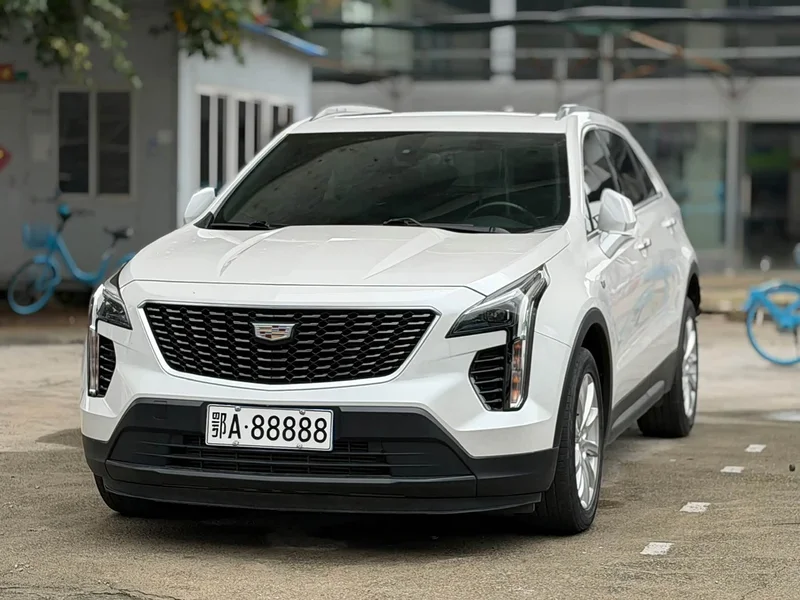 Cadillac XT4 — фото 1