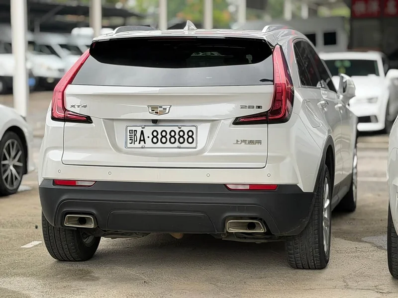 Cadillac XT4 — фото 6