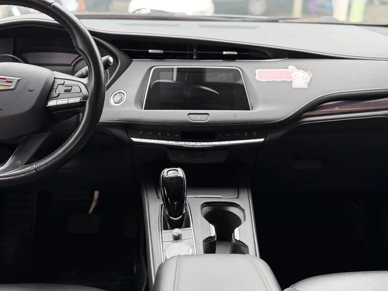 Cadillac XT4 — фото 10