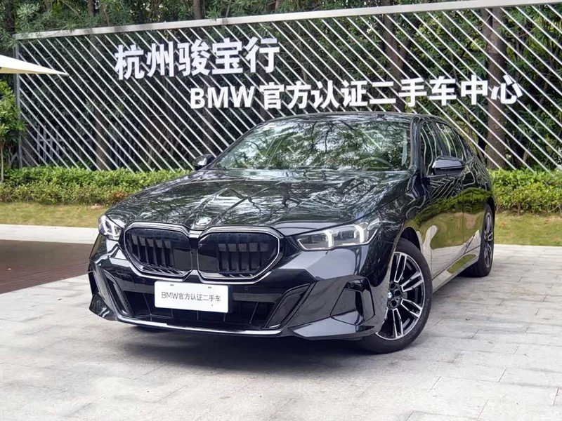 BMW 5-Series — фото 1