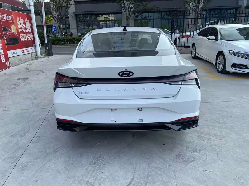 Hyundai Elantra — фото 6
