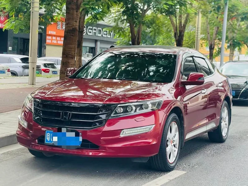 Honda Crosstour — фото 1