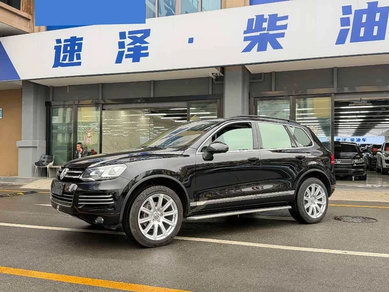 Volkswagen Touareg — фото 1