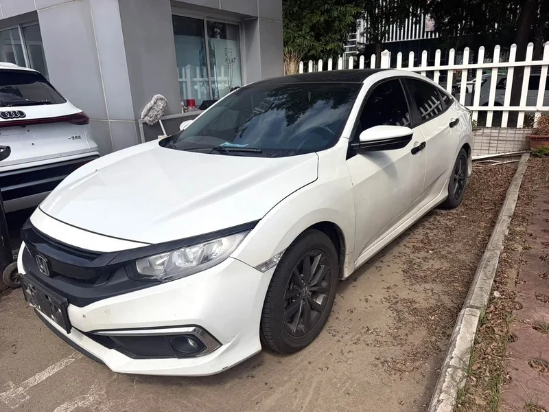 Honda Civic — фото 1
