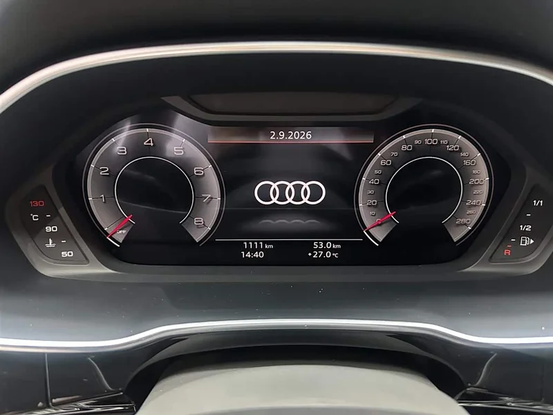 Audi Q3 — фото 10