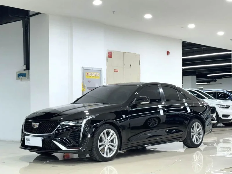 Cadillac CT4 — фото 1