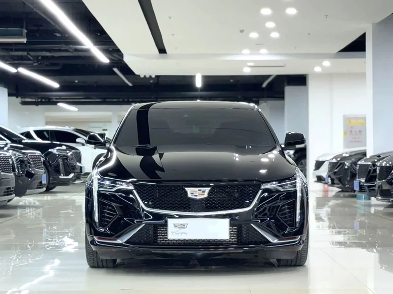 Cadillac CT4 — фото 2