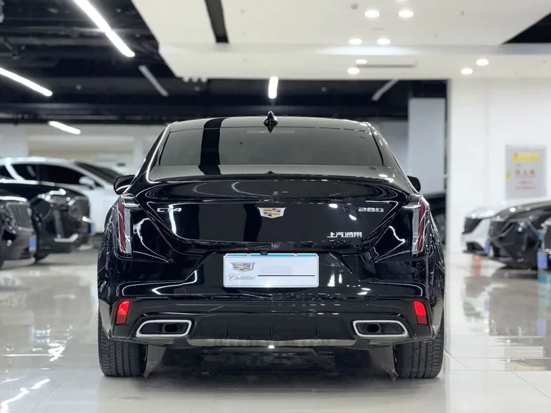 Cadillac CT4 — фото 8