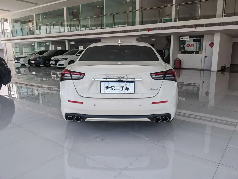 Maserati Ghibli — фото 15