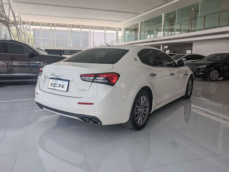 Maserati Ghibli — фото 16