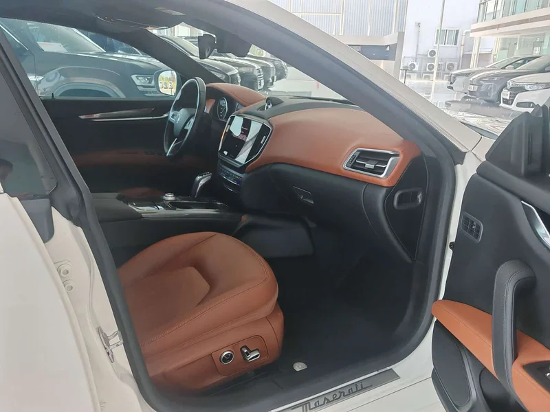 Maserati Ghibli — фото 17