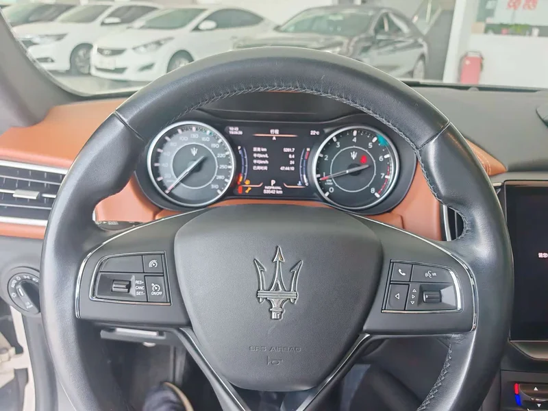 Maserati Ghibli — фото 7