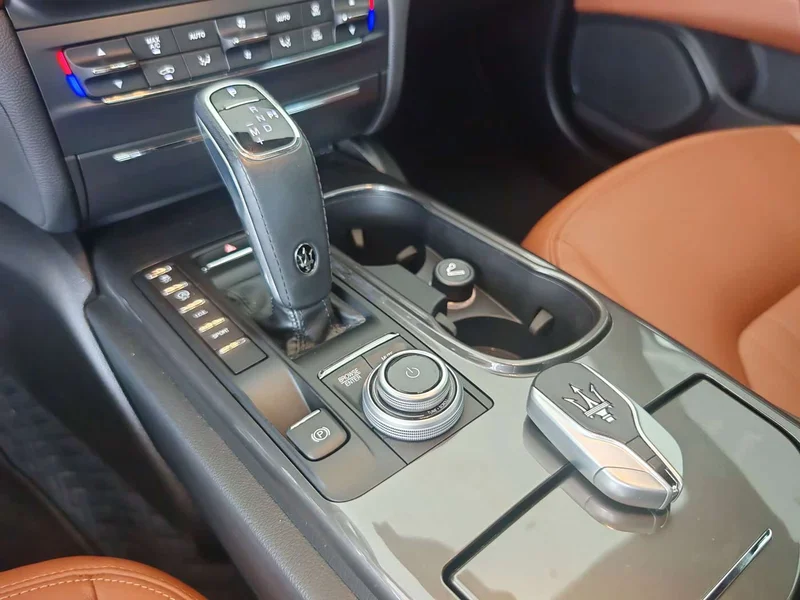 Maserati Ghibli — фото 10