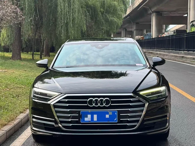 Audi A8 — фото 2