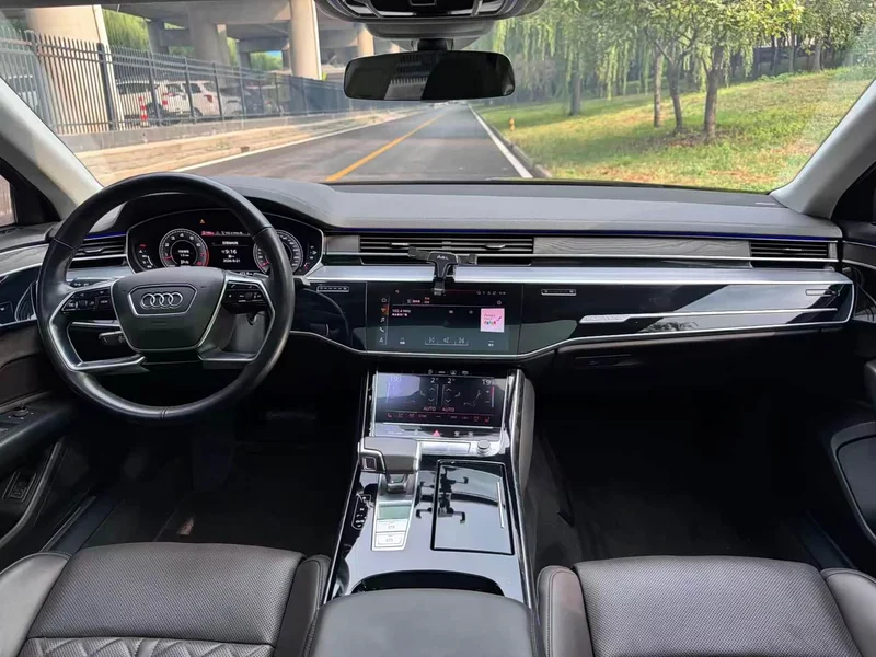 Audi A8 — фото 8