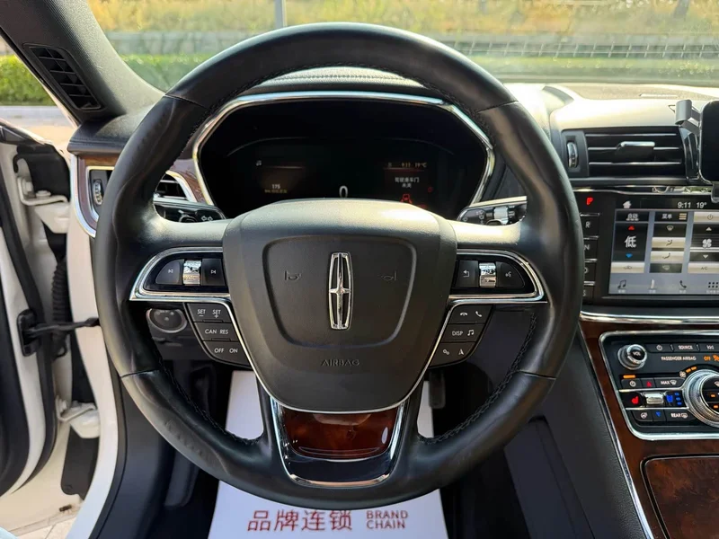 Lincoln Continental — фото 10