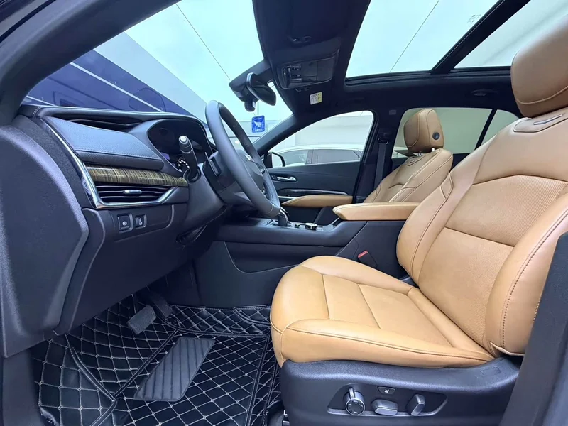 Cadillac XT4 — фото 6
