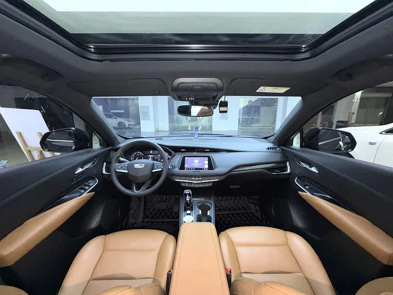 Cadillac XT4 — фото 8