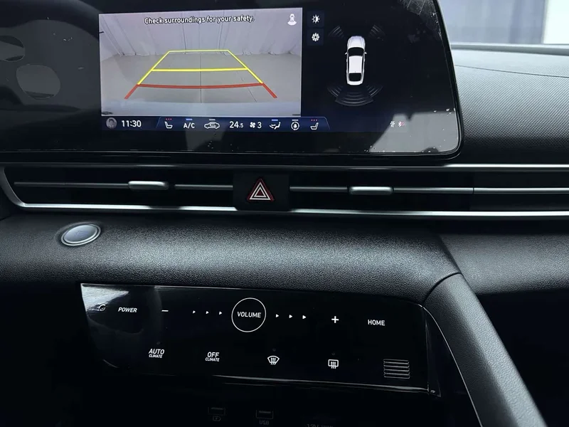 Hyundai Elantra — фото 14