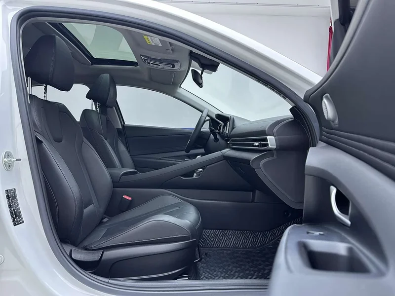 Hyundai Elantra — фото 8
