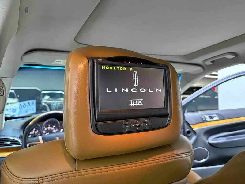 Lincoln MKT — фото 13