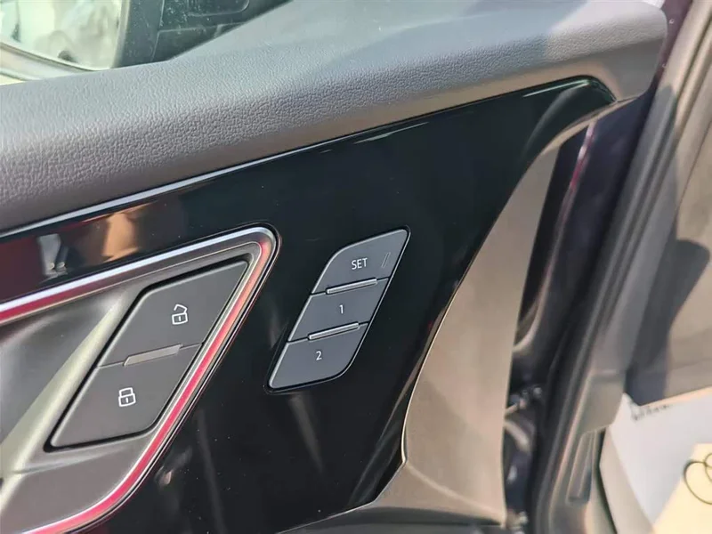 Audi Q4 e-tron — фото 23